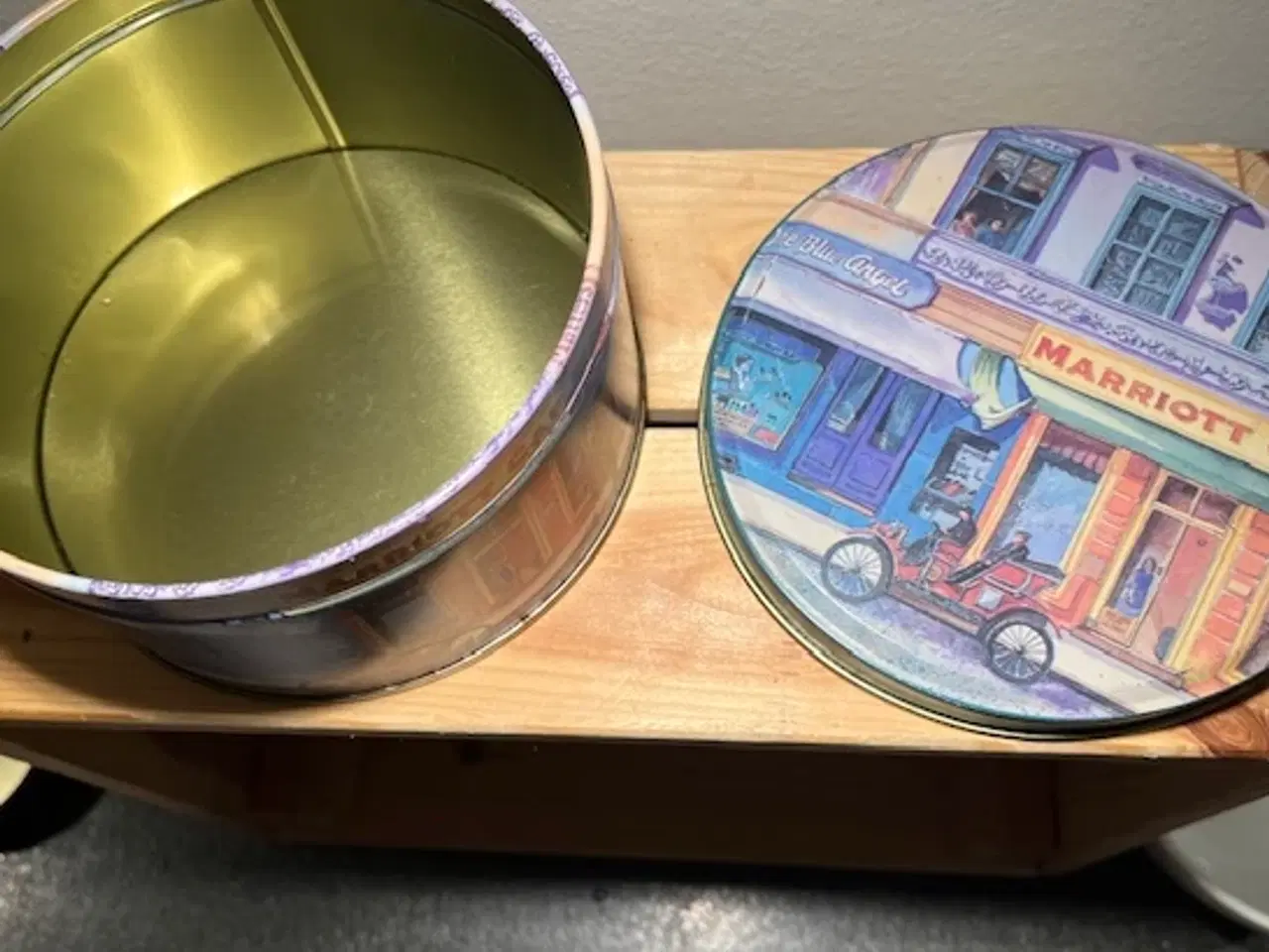 Billede 6 - To Charmerende Retro-metaldåser til Jul & Hygge