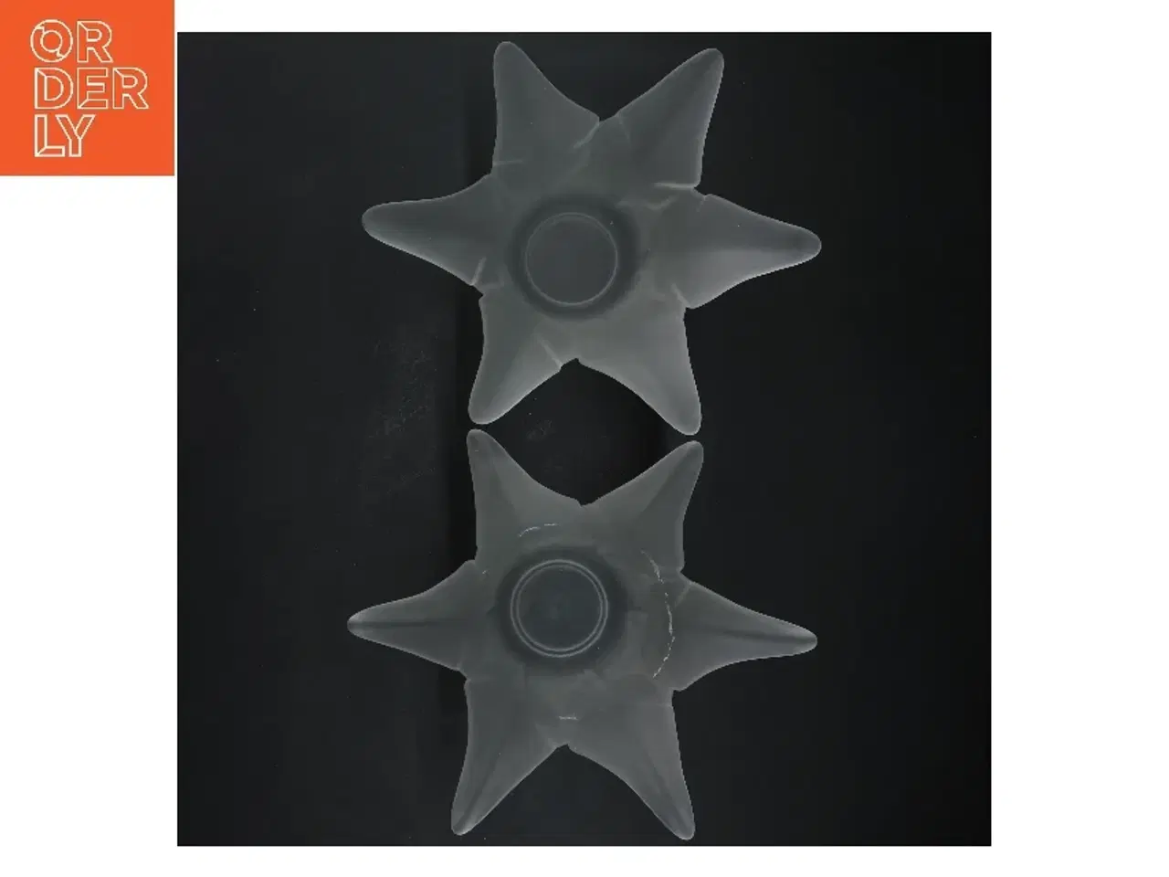 Billede 3 - 2 Lysestager i mat glas (str. Ø 11 cm)