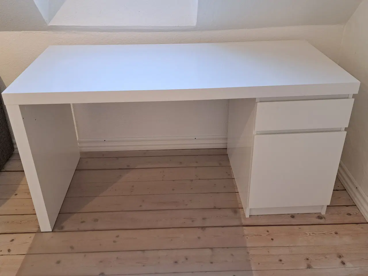Billede 1 - Ikea MALM skrivebord