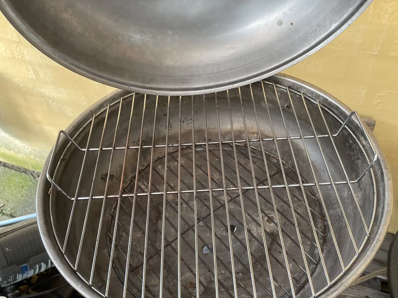 Billede 2 - Kuglegrill med grill starter
