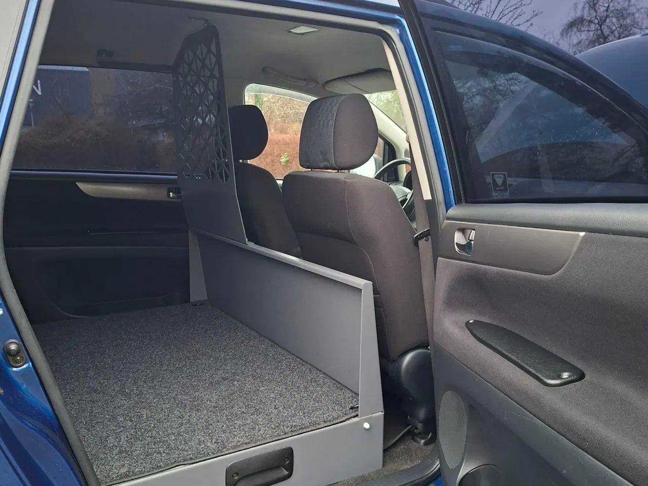 Billede 11 - Toyota Sportsvan - Nysynet, nedvejet og lav km.