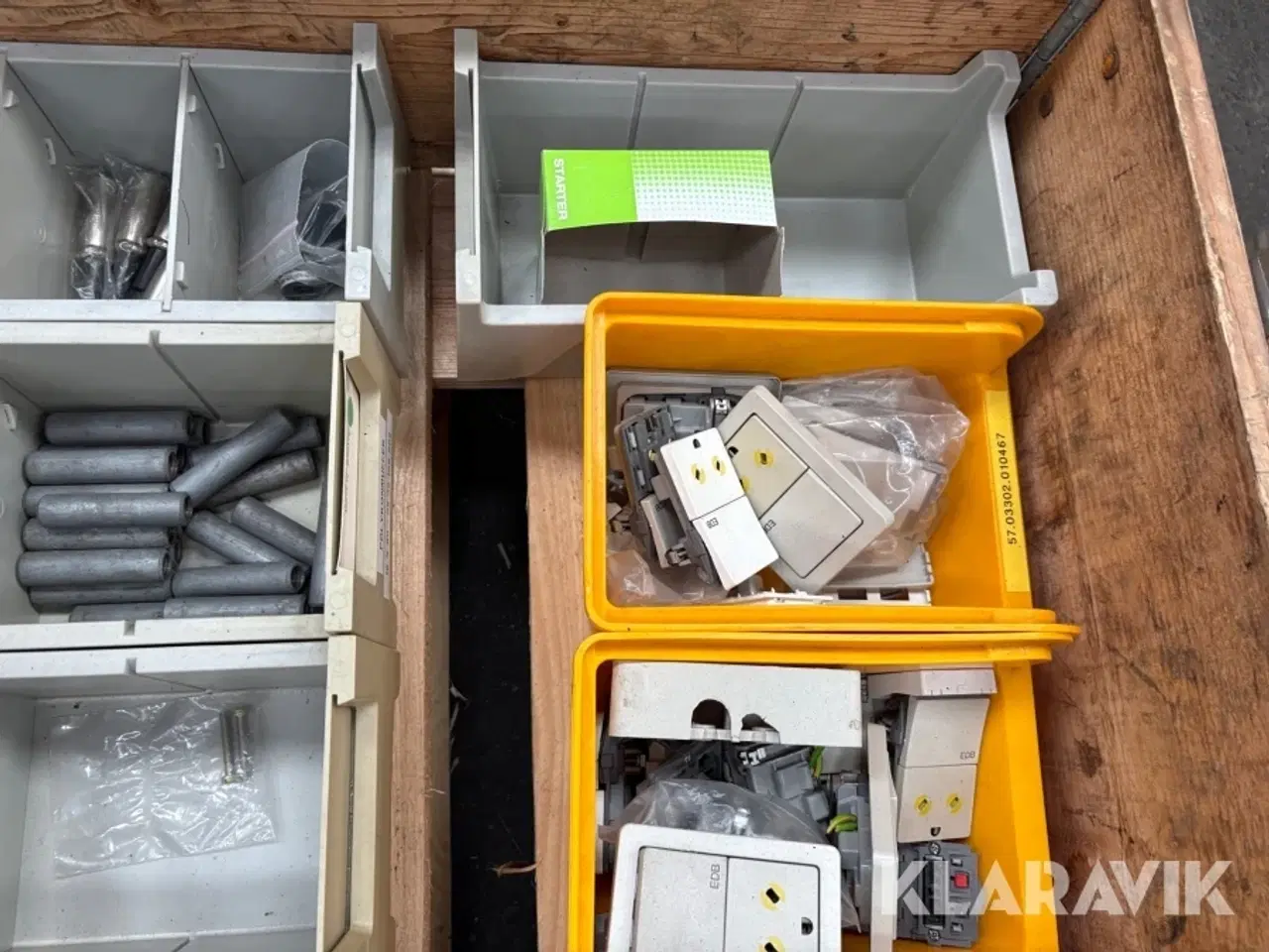 Billede 10 - Pærer og el-udstyr 3 paller