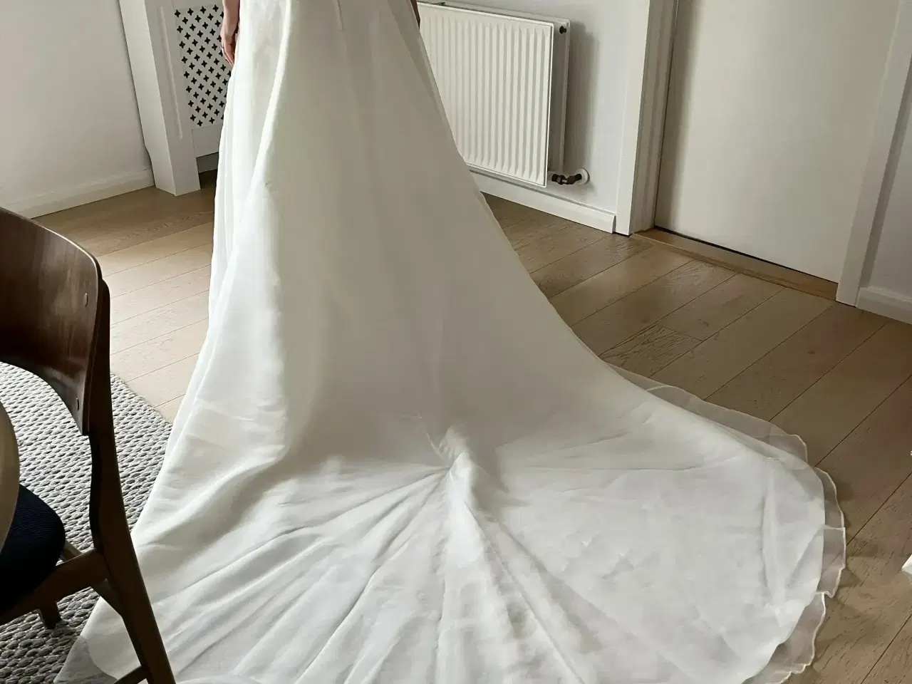 Billede 1 - Velholdt brudekjole i romantisk stil