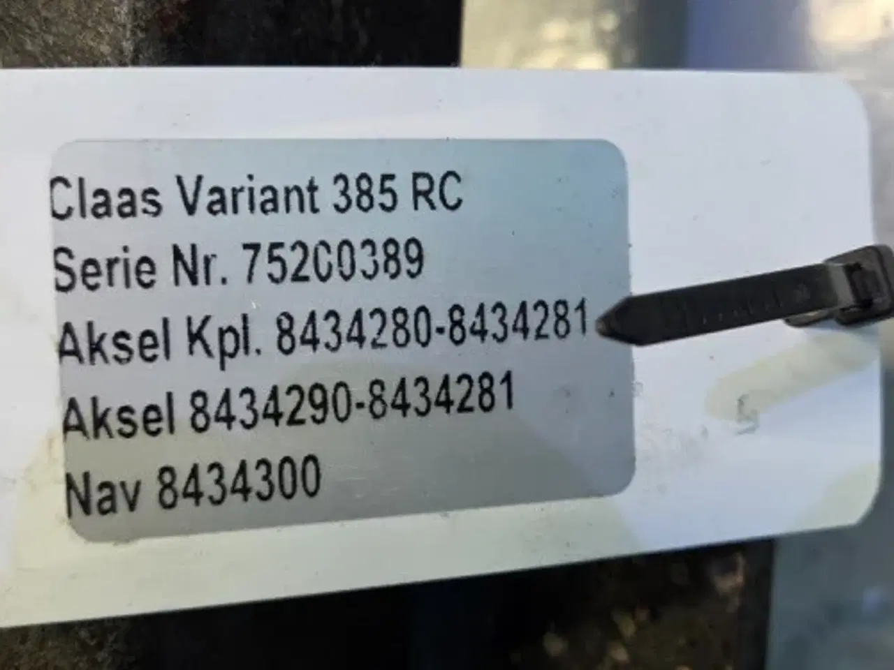 Billede 2 - Claas Variant 385 Hjulaksel 8434280