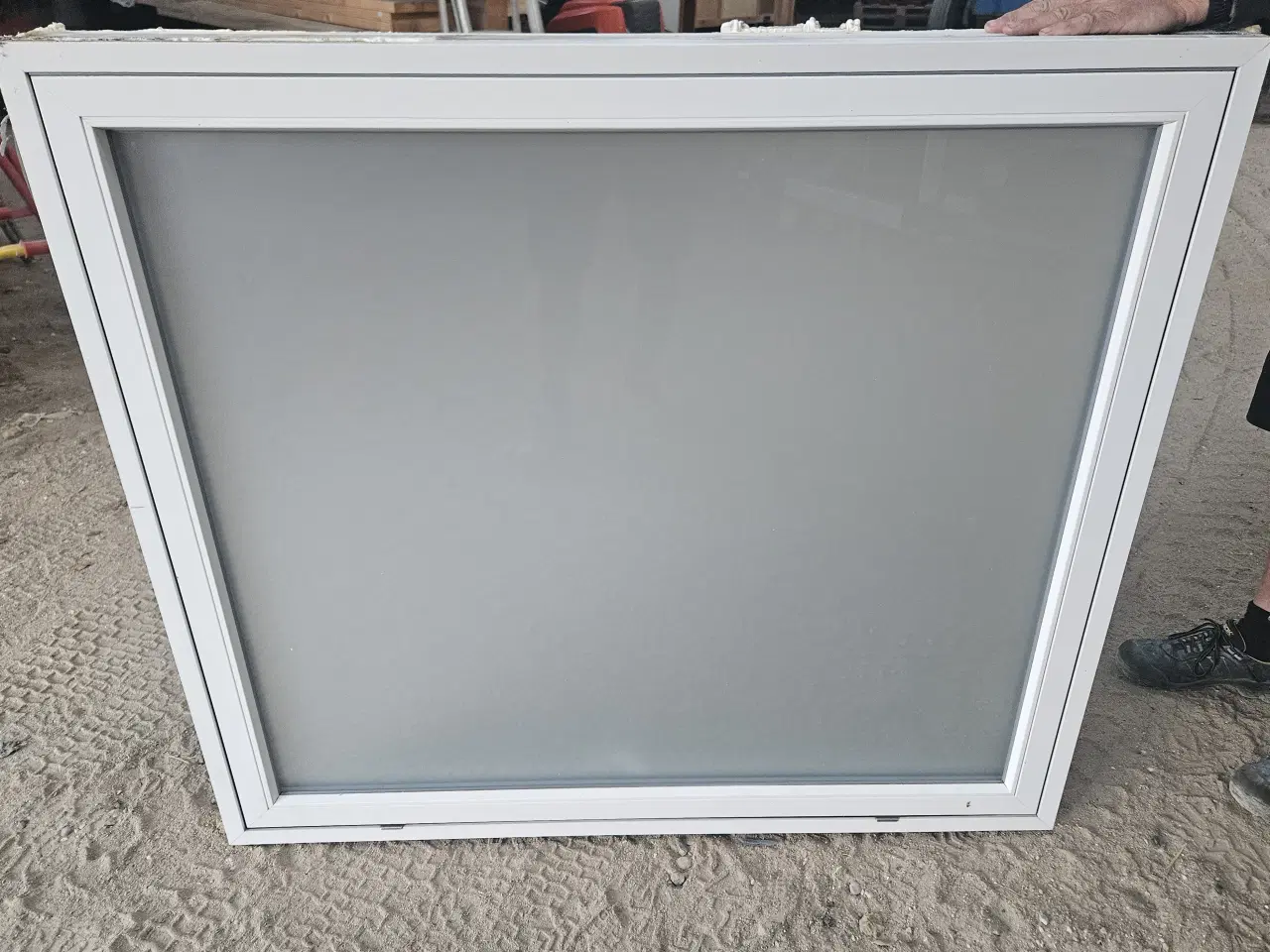 Billede 2 - Topstyret Træ-alu vindue m/matteret glas