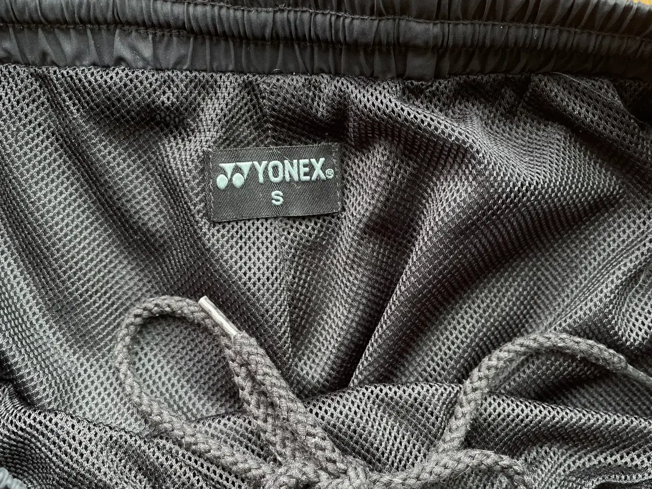 Billede 3 - Yonex trackpants sort/grå