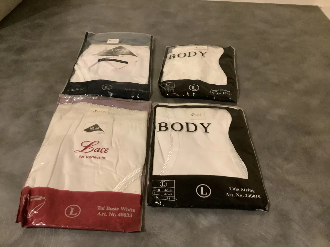 Billede 1 - Dame trusser str M/L er hel nye