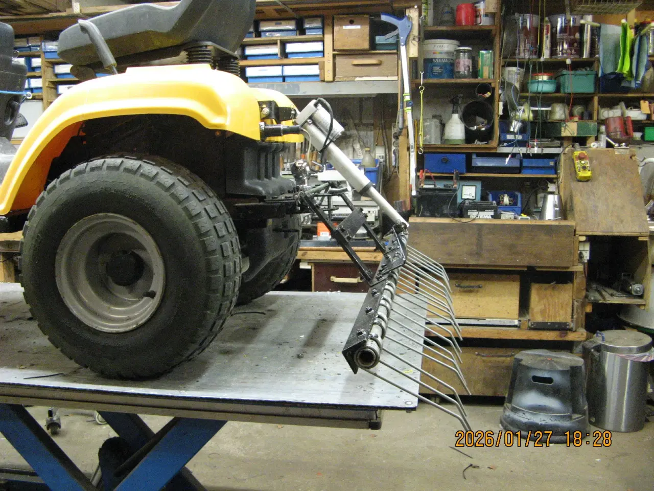 Billede 10 - Havetraktor med el.hæve sænk rive og skraber