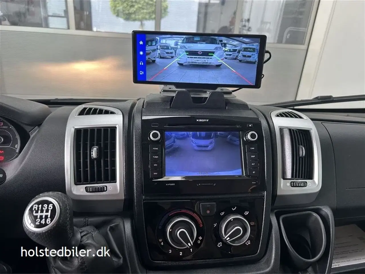 Billede 19 - 2019 - SunLight T 67 Activ   Km 42000 - 5 selepladser - hævesænkeseng.