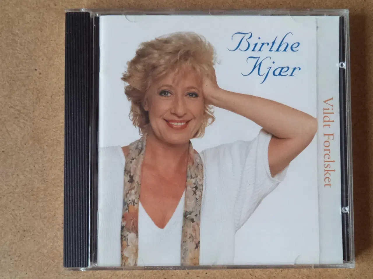 Billede 1 - Birthe Kjær ** Vildt Forelsket                    