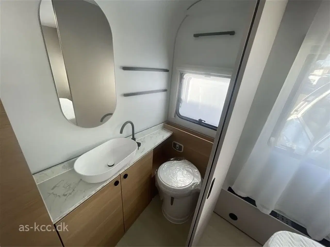 Billede 11 - 2026 - Adria Adora 613 UT Adria Adora 613 UT årg. 2026 4 sovepladser, 5 siddepladser.