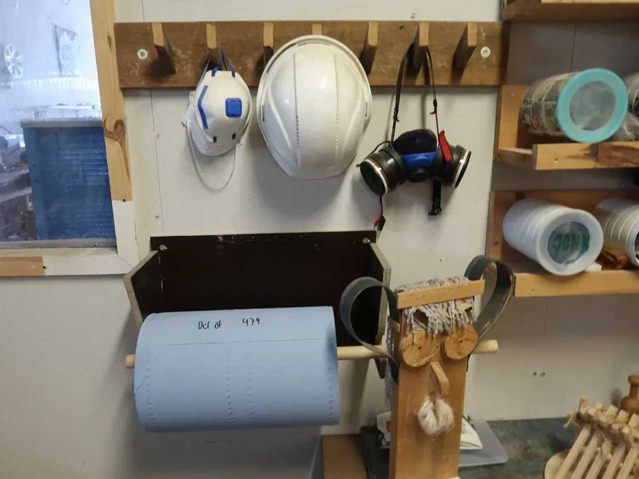 Billede 6 - Bord, hylder & reol med indhold