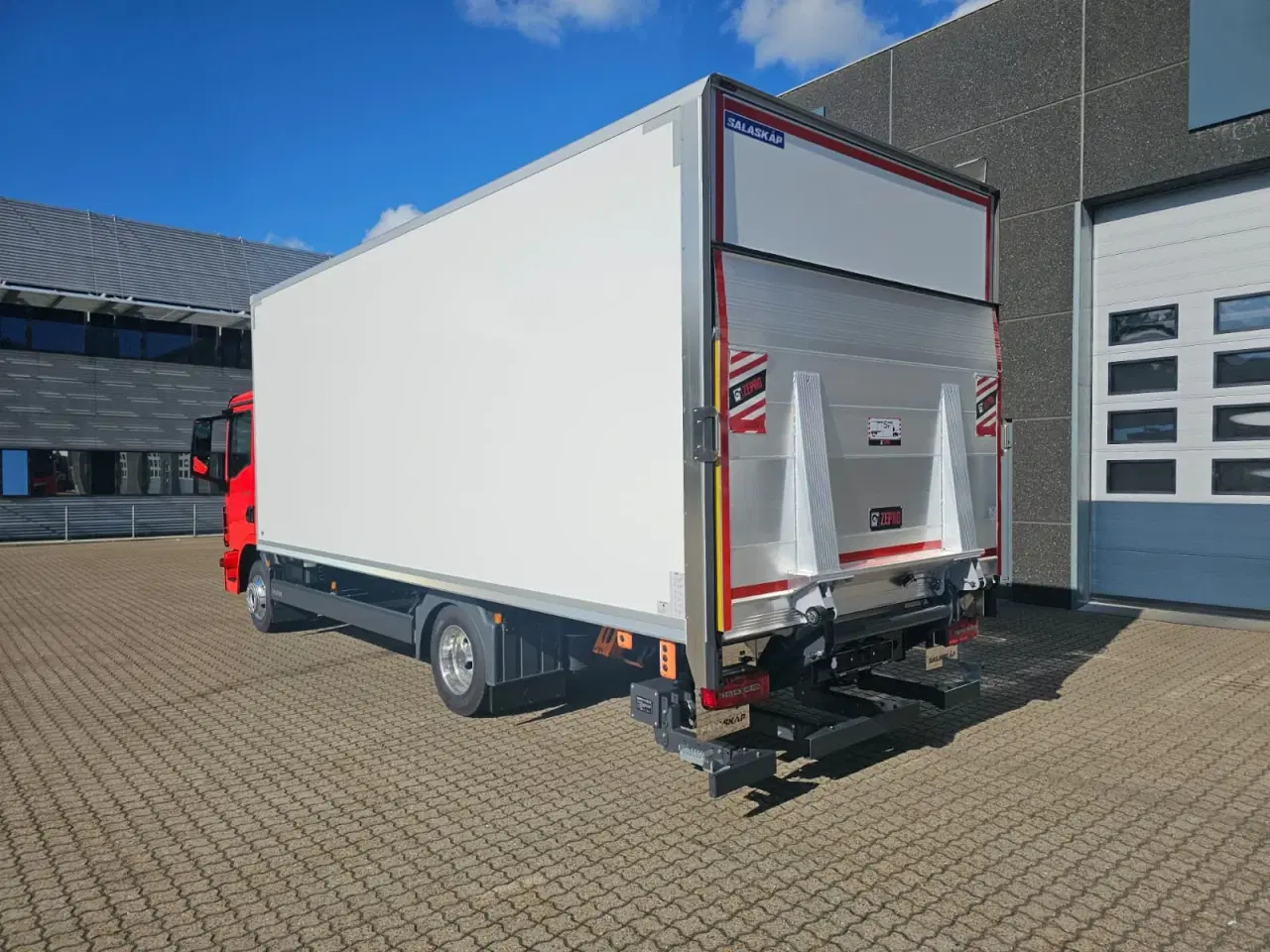 Billede 4 - MAN TGL 8.220, Lukket kasse