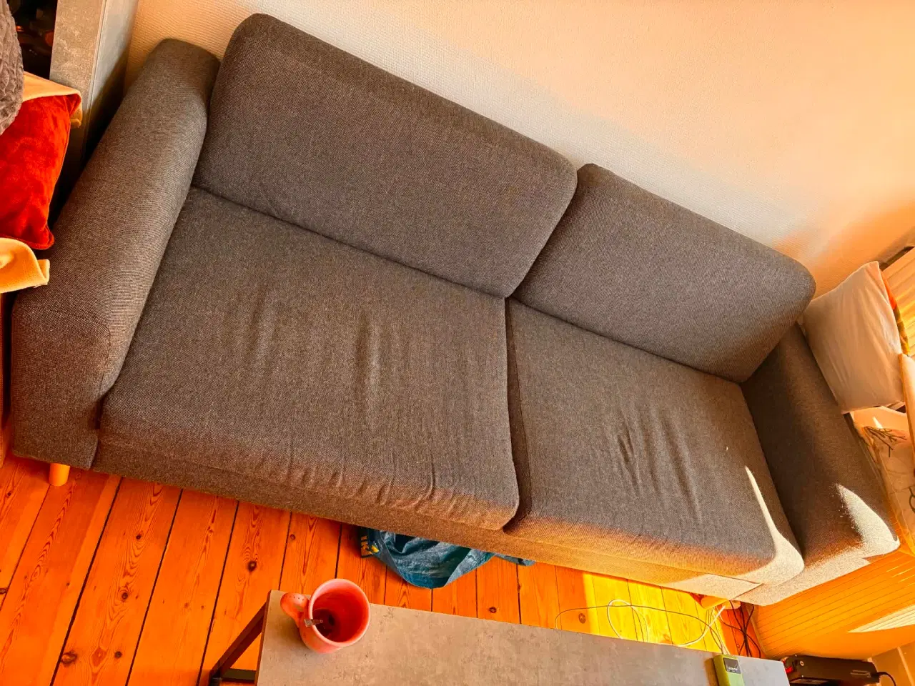 Billede 2 - Sofa gives væk 