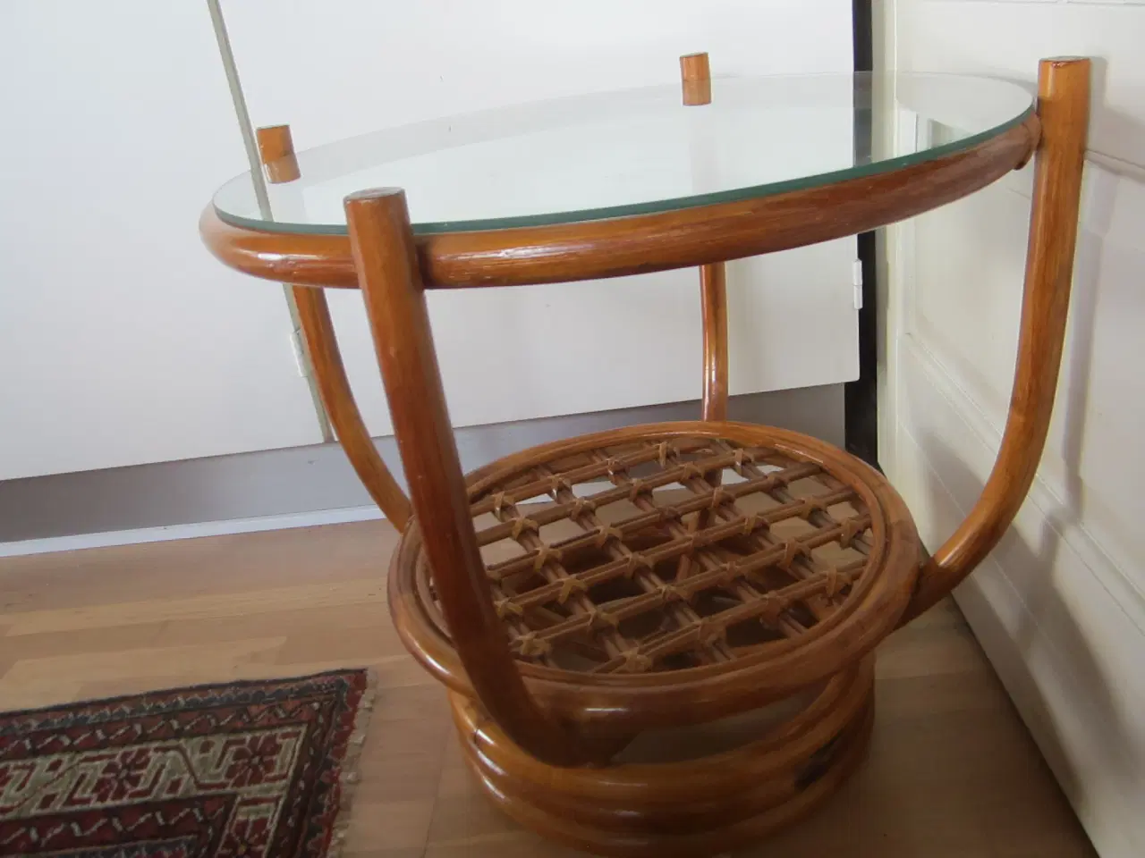 Billede 5 - Rigtig lækkert Bambusbord med glasplade 50 cm i di
