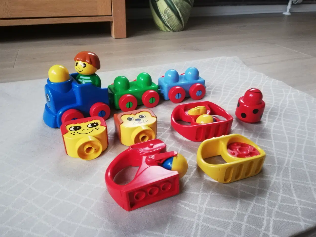 Billede 2 - Lego Baby tog, rangle, figur mm.