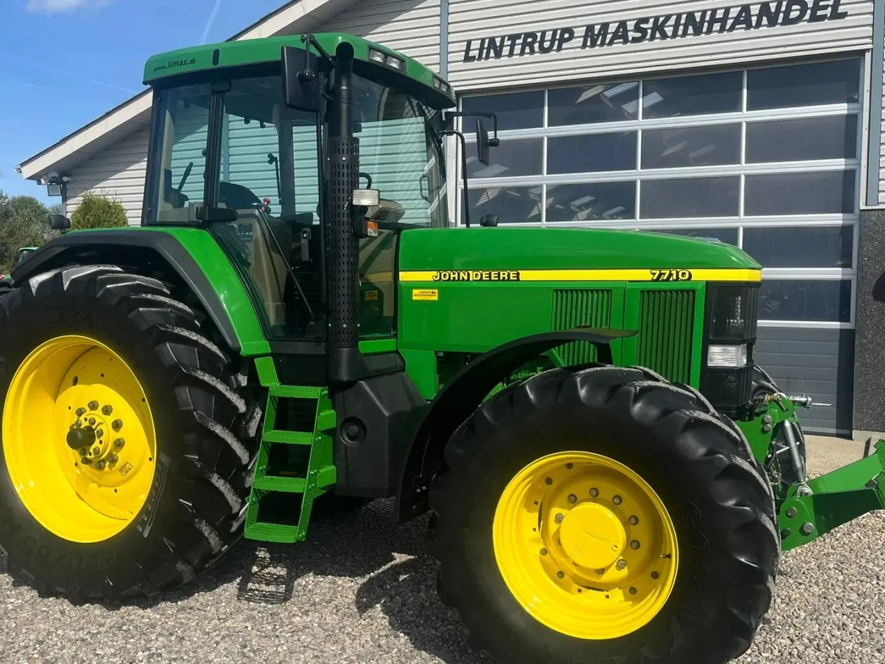 Billede 16 - John Deere 7710 8.1L motor, store hjul og frontlift. En ejeres velholdt gård traktor.