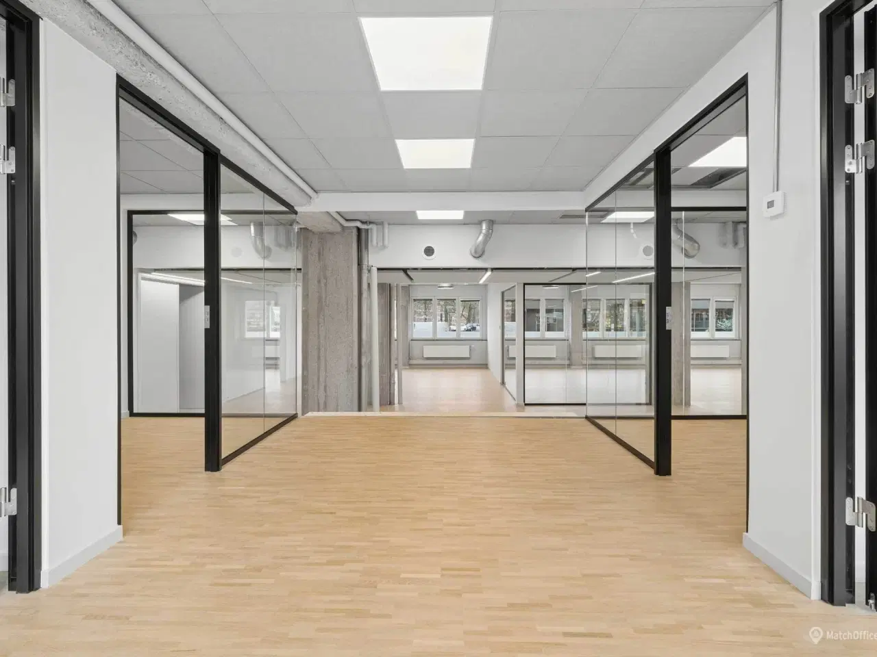 Billede 3 - Moderne lyst og nyrenoveret kontorlejemål tæt på metro