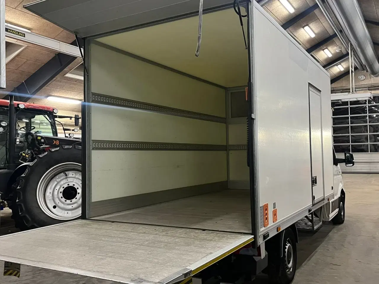 Billede 8 - MAN TGE 177HK MAN TGE med Box kasse og 750kg Z-lift