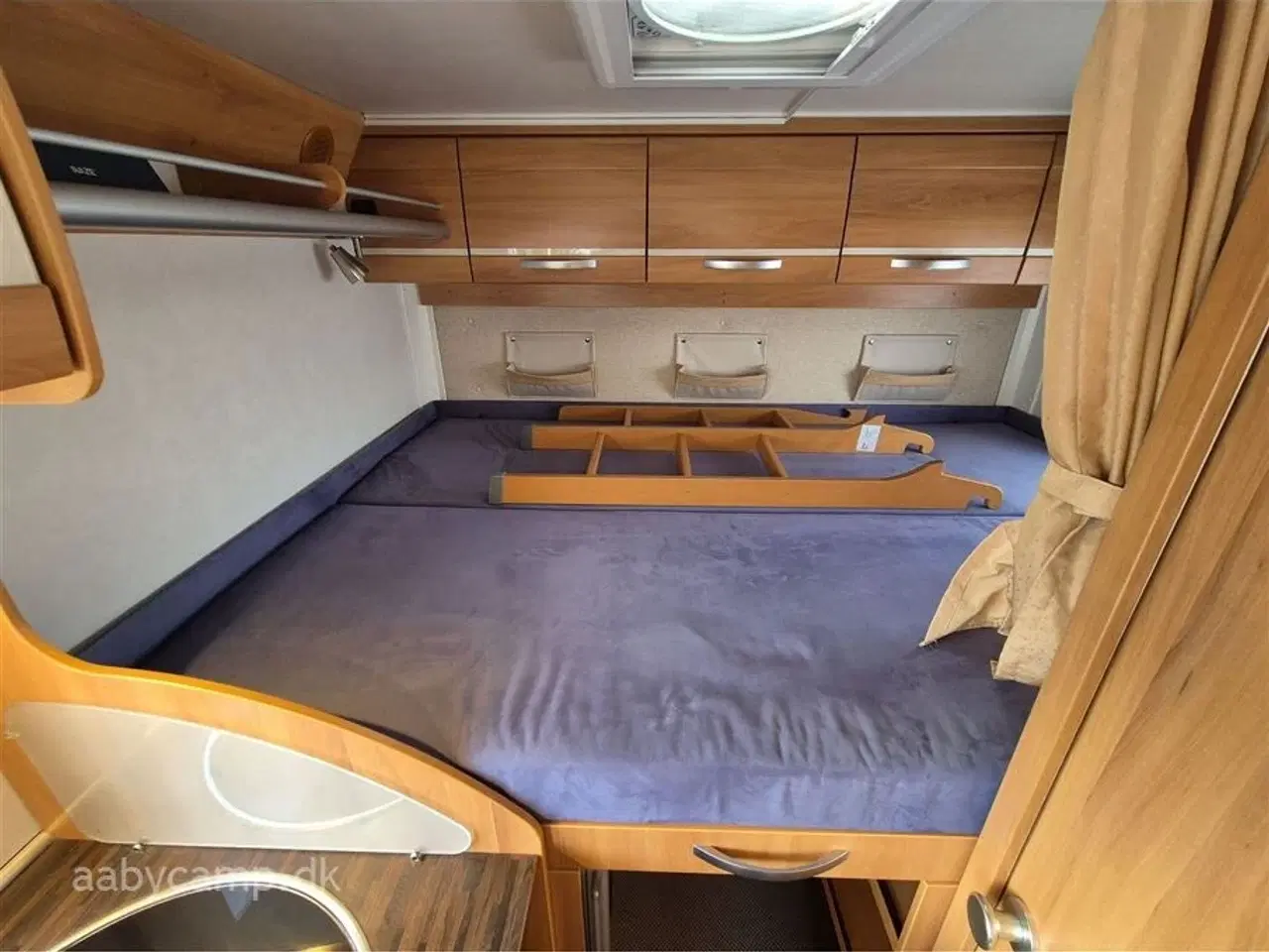 Billede 13 - 2010 - Hymer Exsis I 512   Markise. luft undervogn bagpå. elektrisk støtteben. Maxfann. Helårsdæk. undervognsbehandlet. Holder syn til December 2026!!!  SÆLGES KUN TIL CVR...