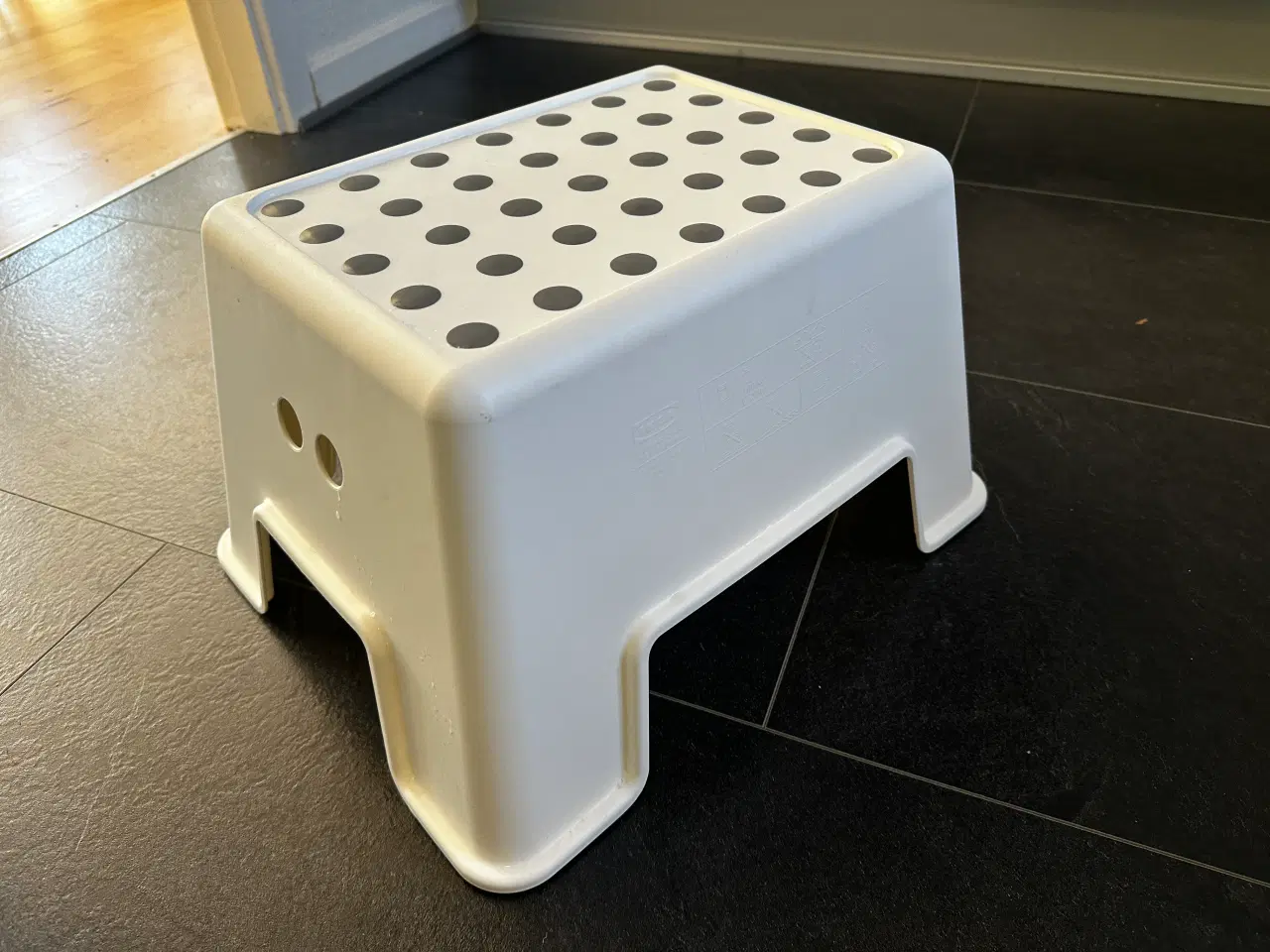 Billede 2 - Badeværelses skammel til børn fra IKEA