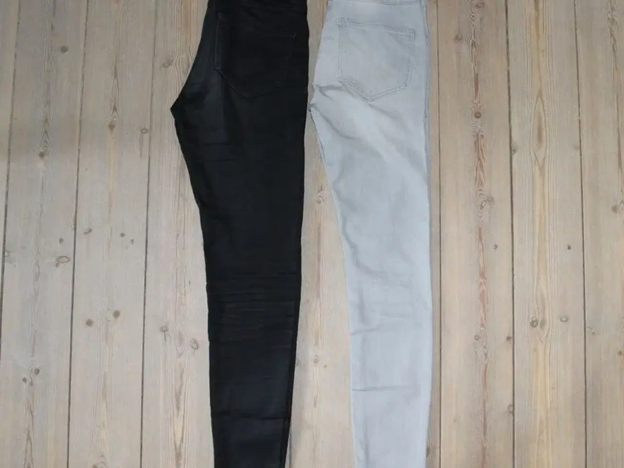 Billede 1 - 2 par jeans, Vila str M