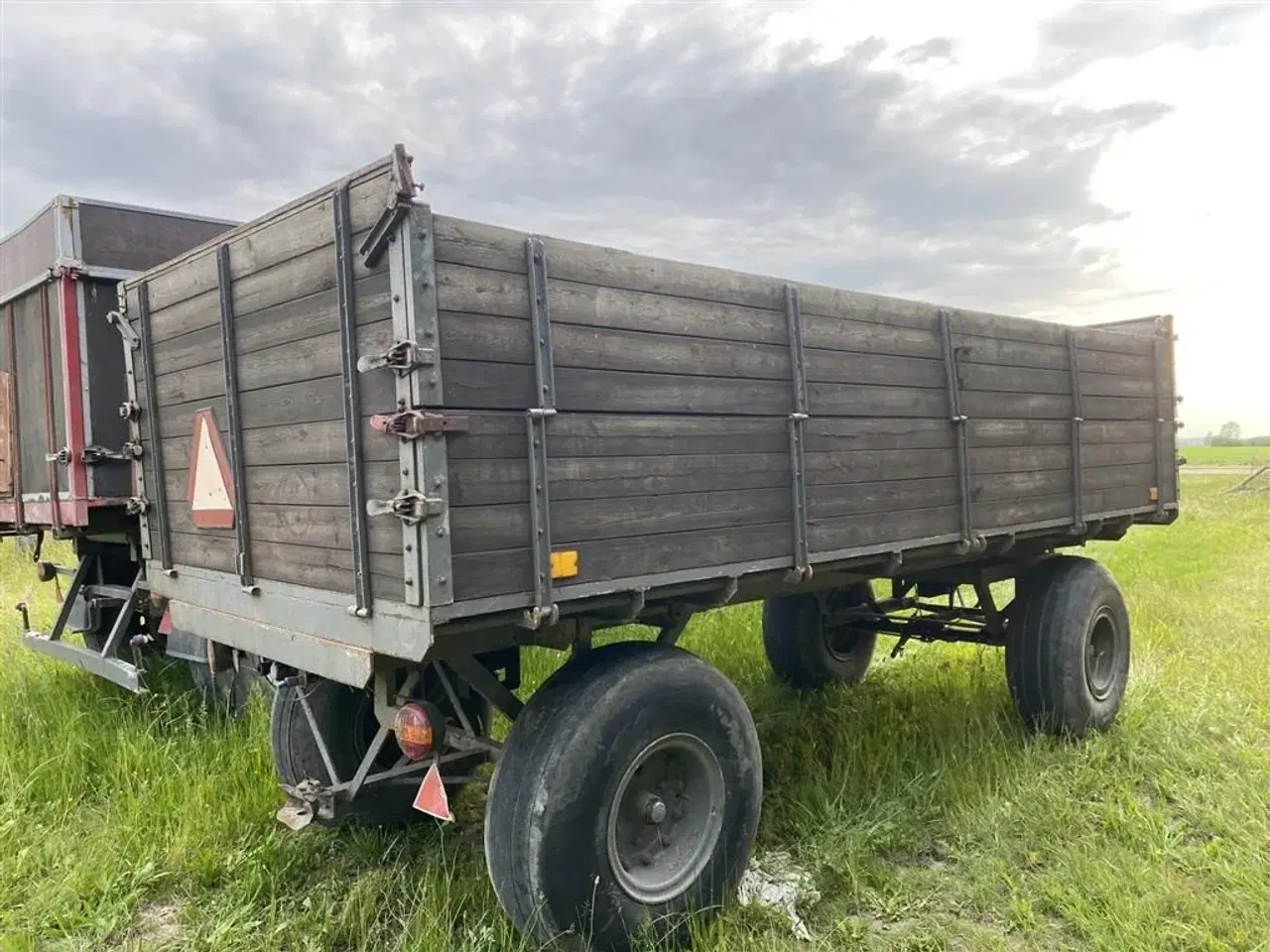 Billede 2 - Ferma 4 hjulet vogn med sidetip og oliebremser på 1 stk. aksel.