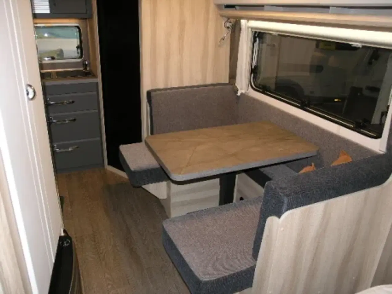 Billede 8 - Hobby De Luxe 460 SFF DK Line