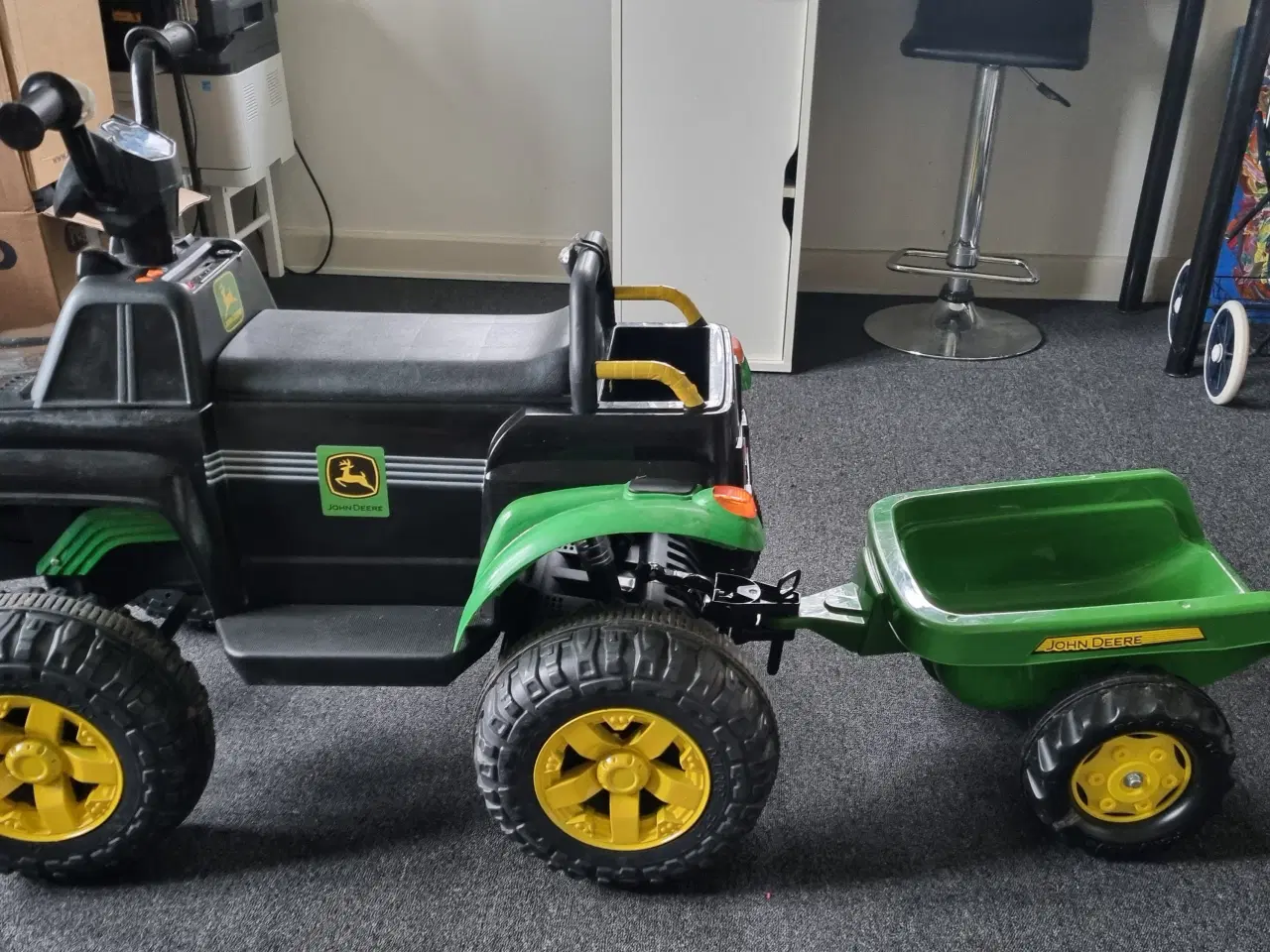 Billede 2 - John deere køretøj  -  med vogn !