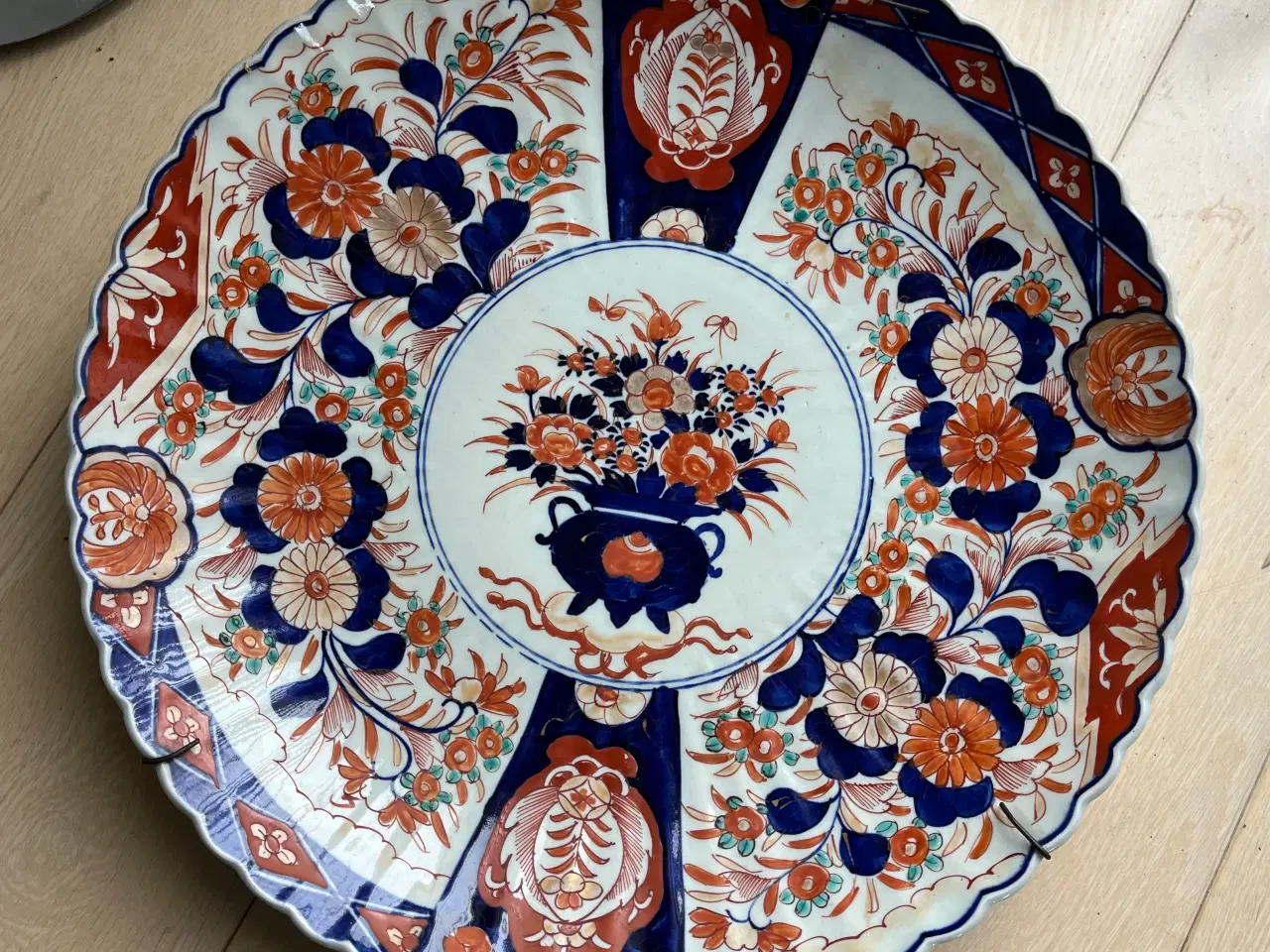 Billede 1 - Antikt japansk Imari-fad – 46,5 cm – perfekt stand