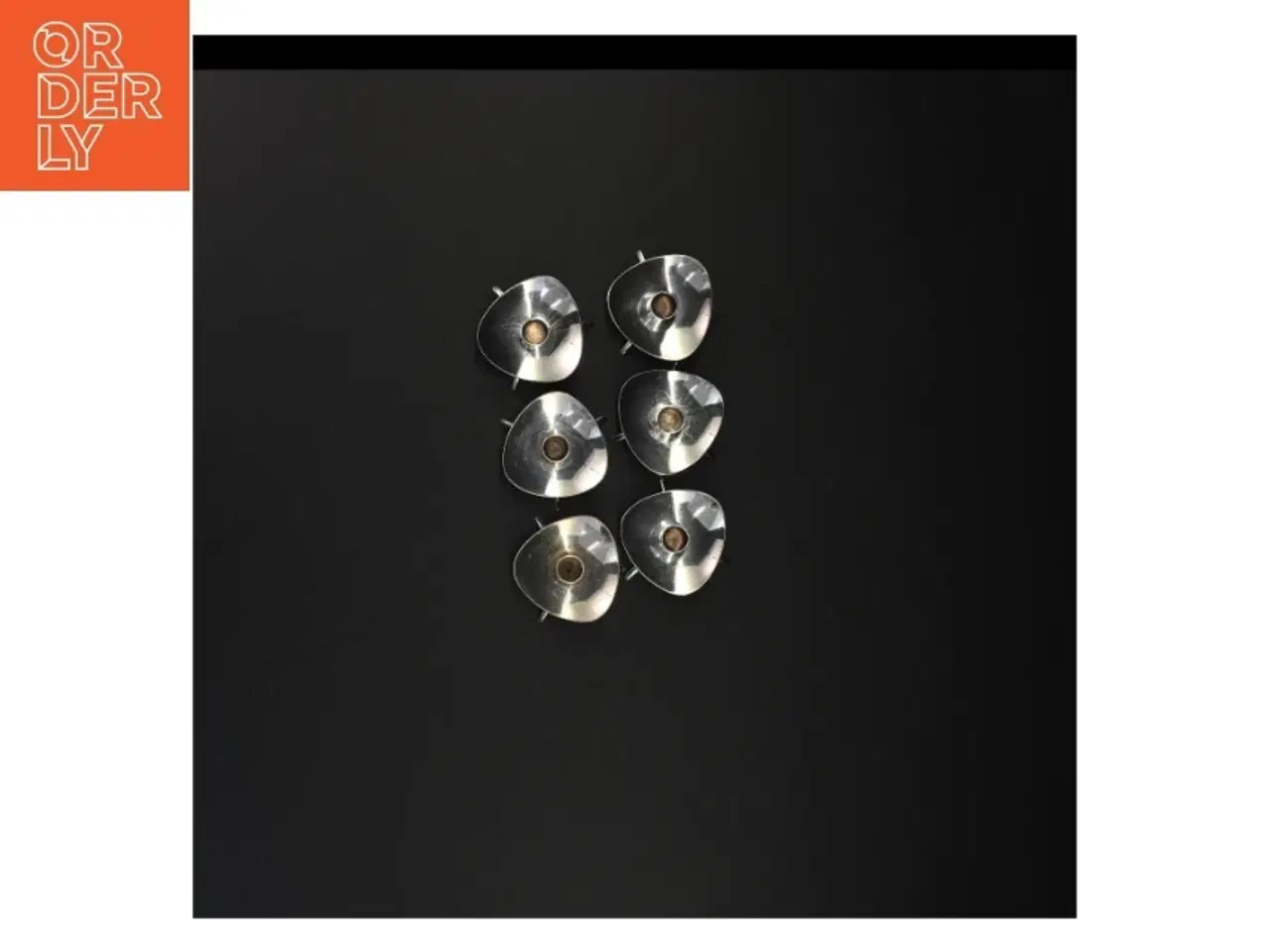 Billede 3 - Sølvfarvede stager til lys fra Atla (str. 5 x 2 cm)