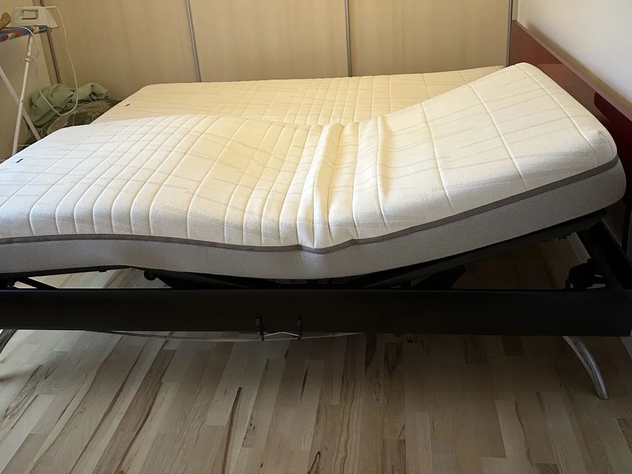 Billede 4 - Meget pæn og velholdt Auping elevation seng m/gavl