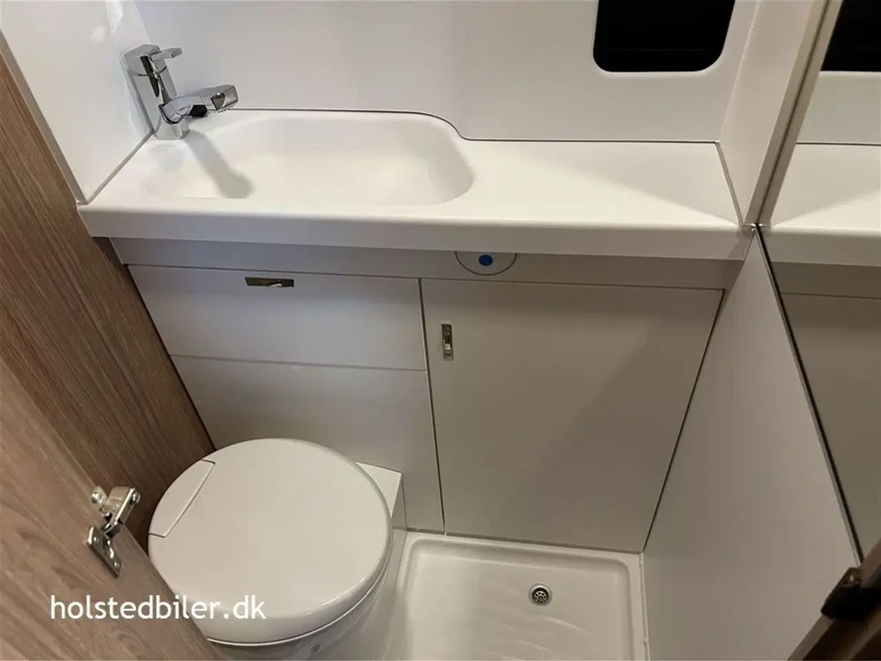 Billede 14 - 2023 - Weinsberg Carabus 600 MQ   Smart farve - 170HK - automatgear - Stor ståhøjde