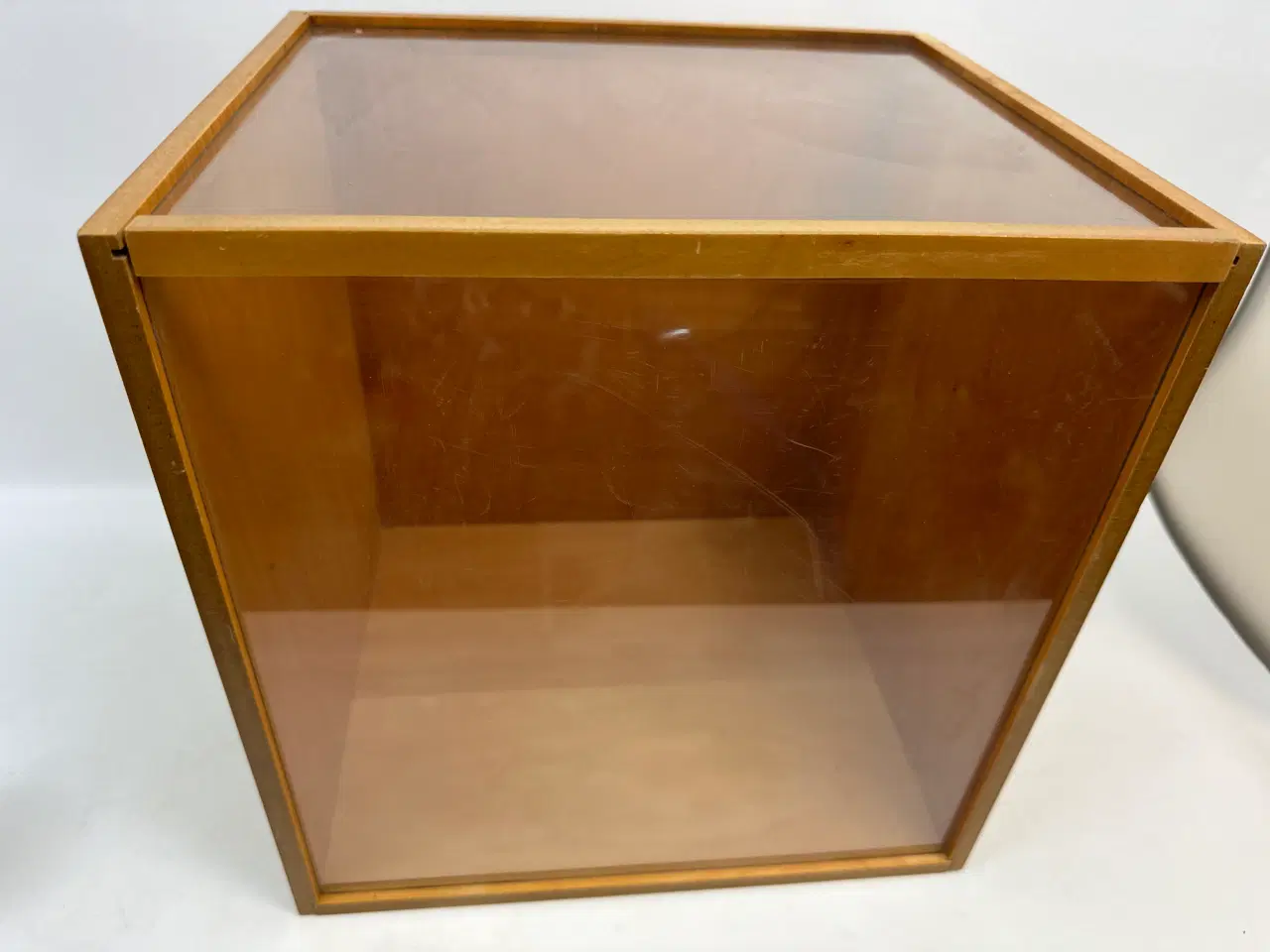 Billede 2 - Udstillingskasse i træ m. aftageligt låg