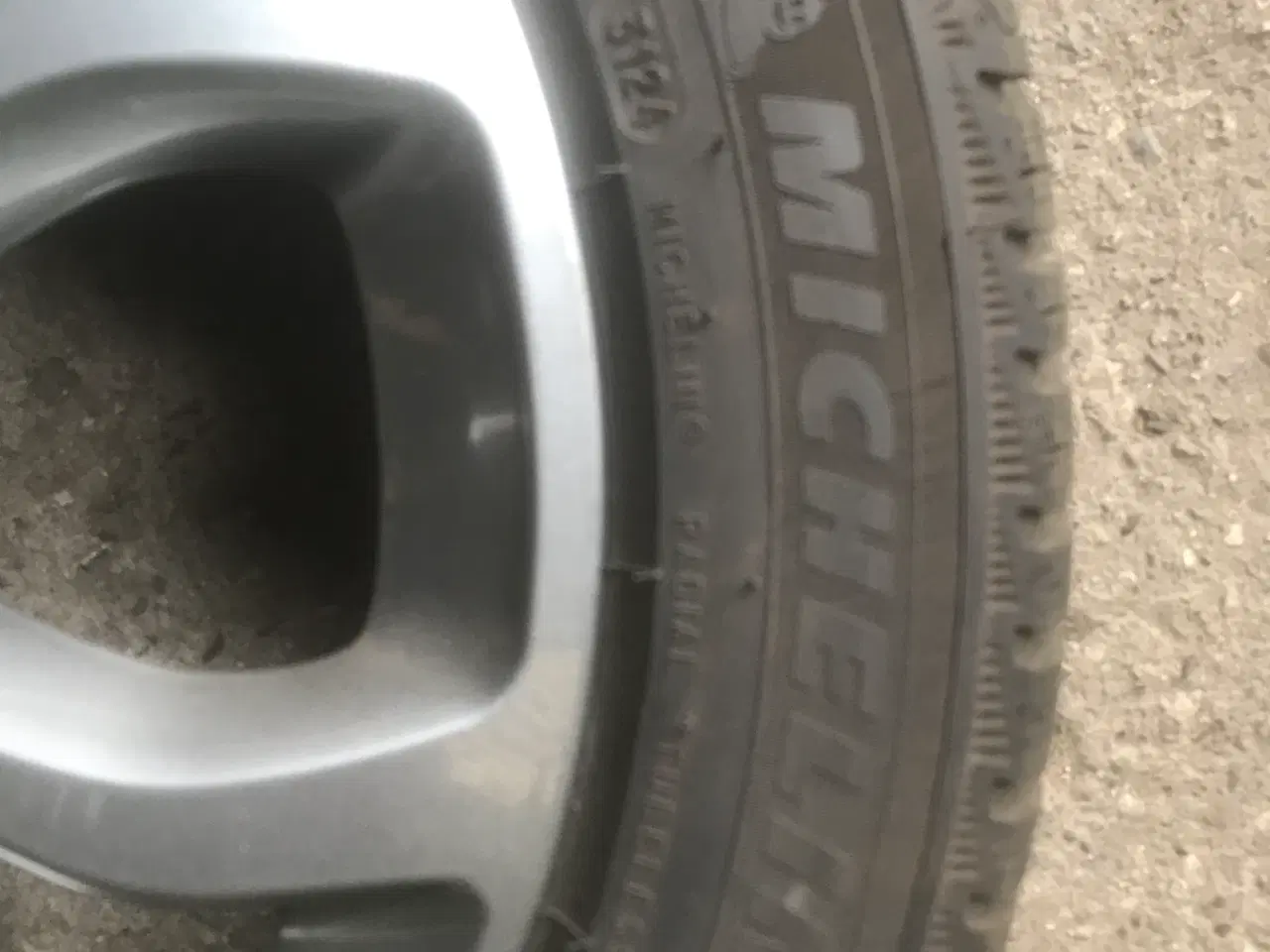 Billede 8 - Mercedes C-class Jeg har 4 Michelin dæk med alufæ