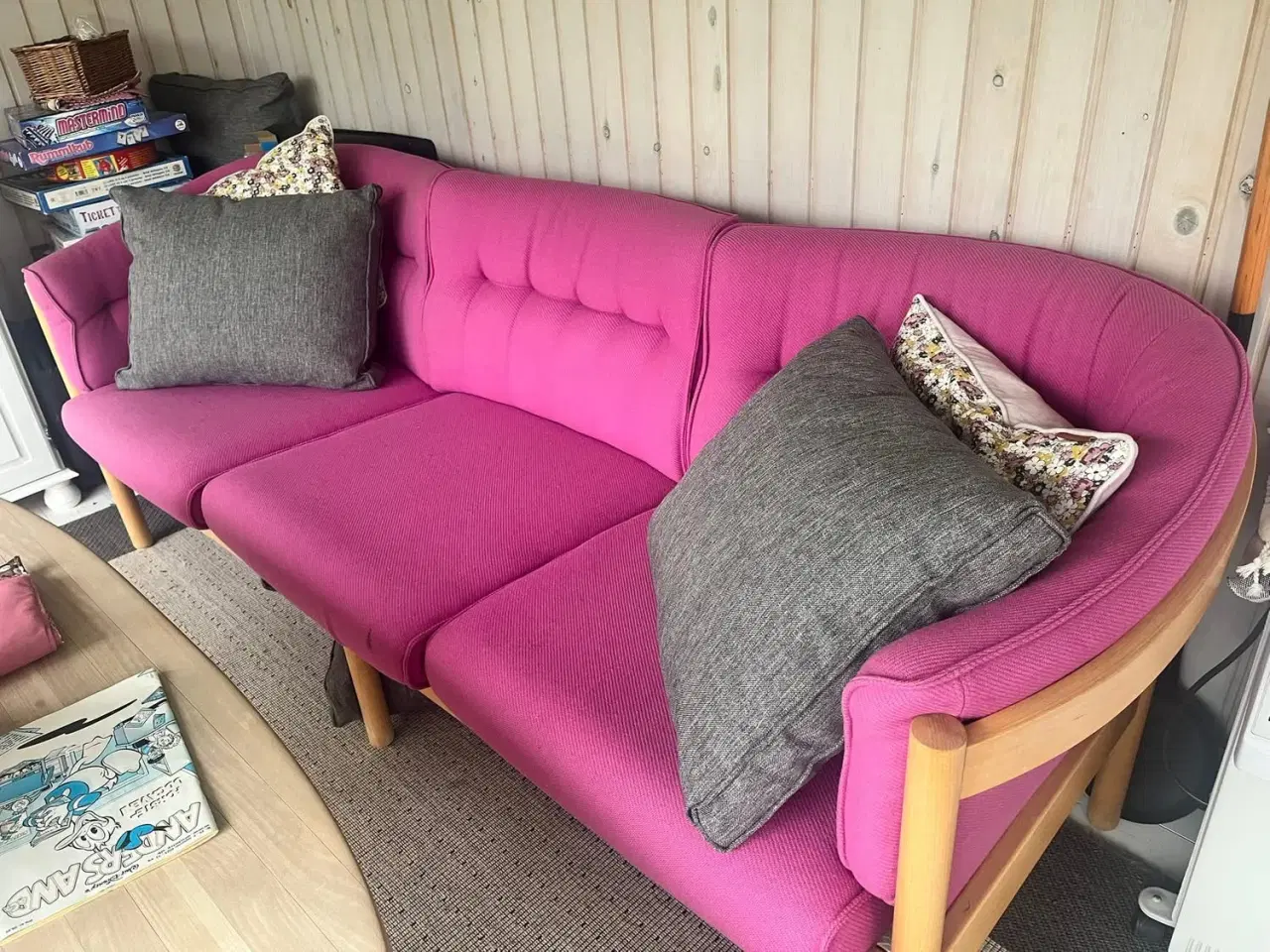 Billede 1 - Sofa og to stole