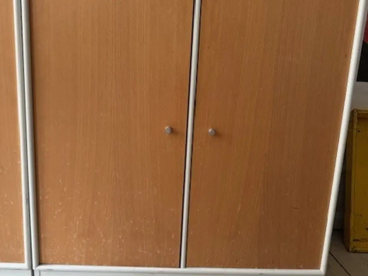 Billede 2 - Montana reolvæg med hylder og skab i hvid og bøget