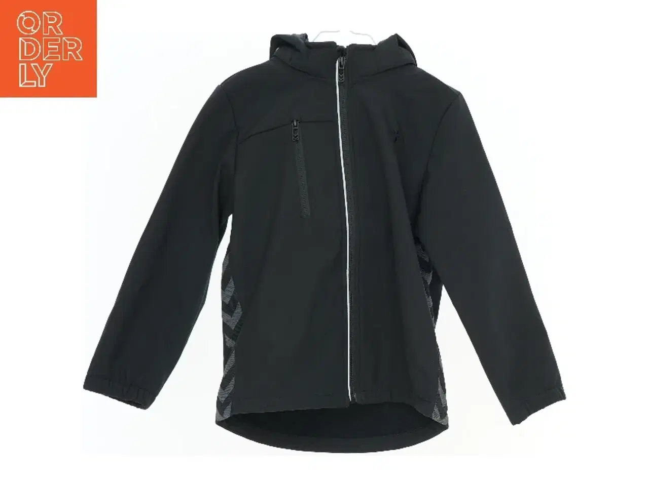 Billede 1 - Softshell jakke dreng m. hætte fra Hummel (str. 122)