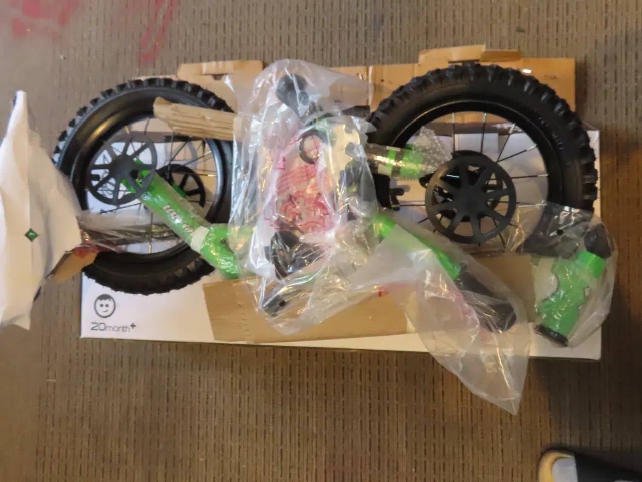 Billede 13 - HELT NY Rebel Kidz løbecykel 1 - 4 år - 12 tommer
