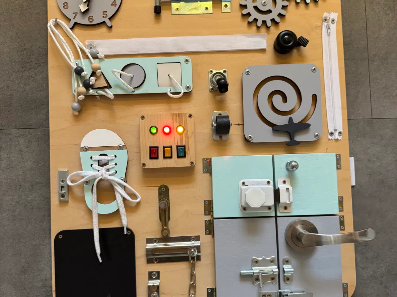 Billede 1 - Aktivitetsplade til børn