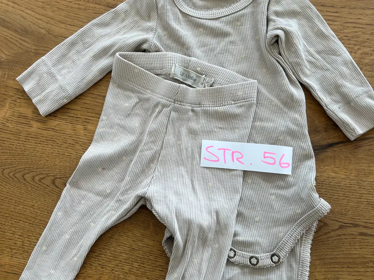 Billede 5 - Babytøj til pige str 56