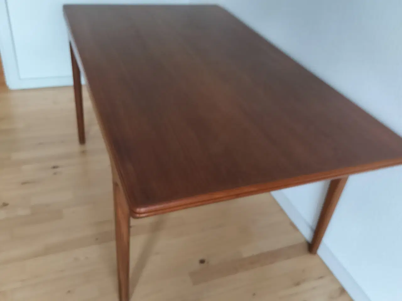 Billede 3 - spisebord +stole teaktræ