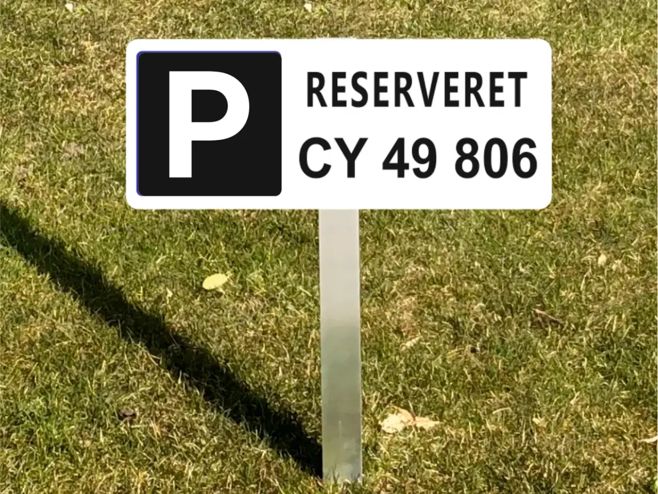 Billede 1 - Parkeringskilt med reservering til din bil. Har du