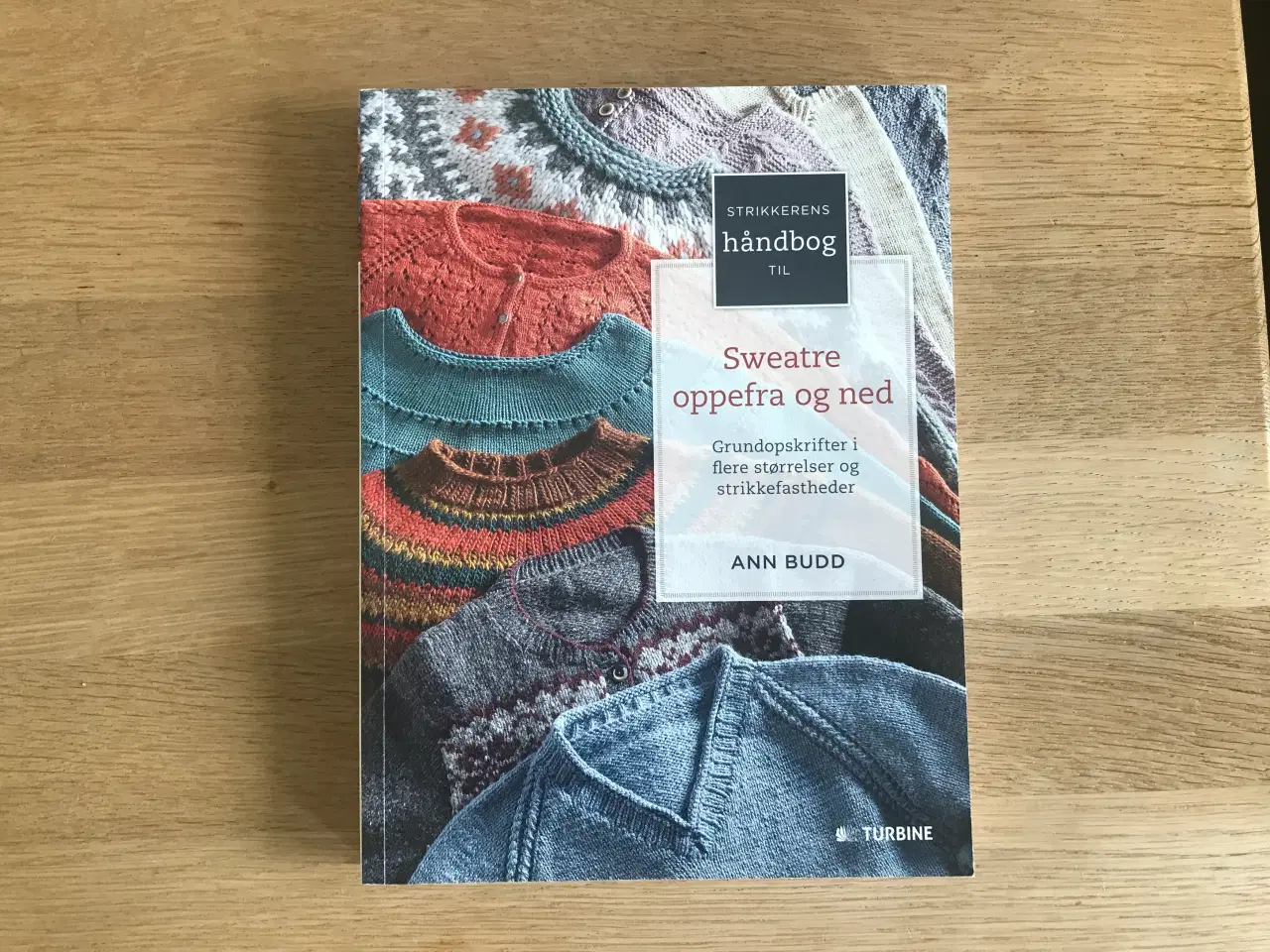 Billede 1 - Strikkerens håndbog - Sweatre oppefra og ned