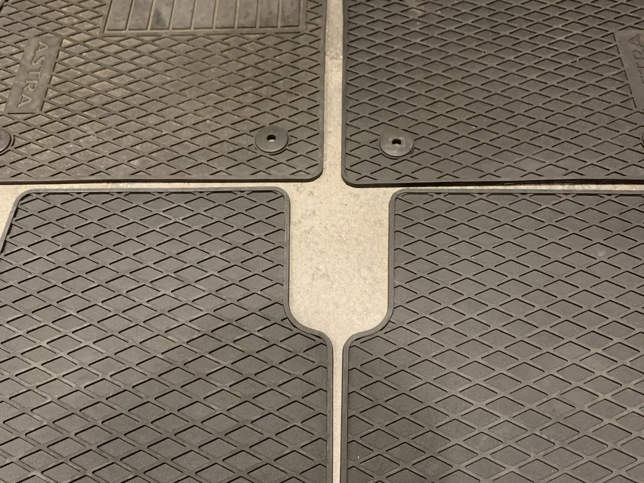 Billede 3 - Gummimåtter til Opel Astra