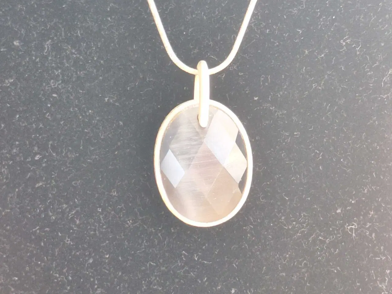 Billede 2 - Sølvfarvet halskæde 