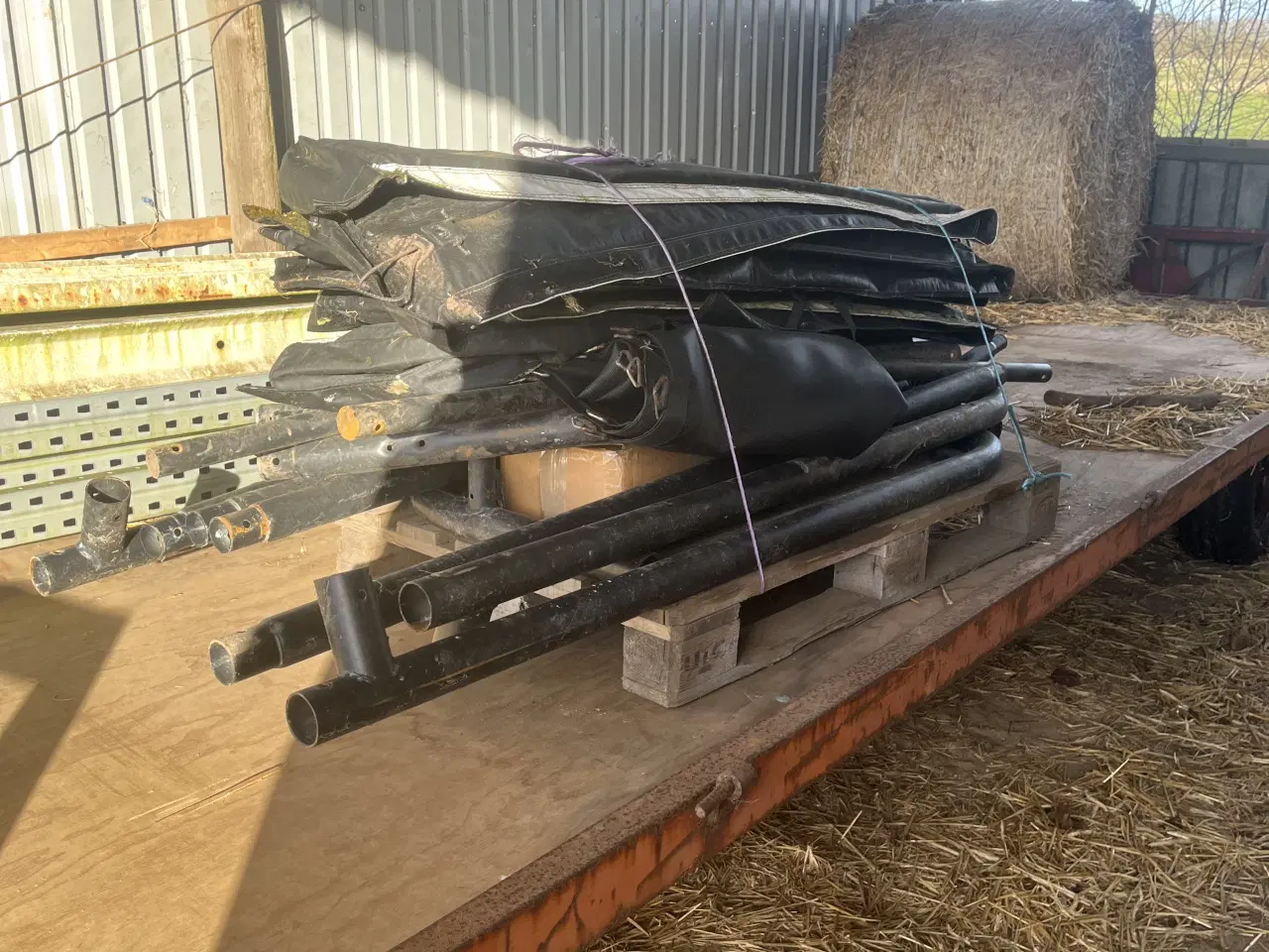 Billede 3 - Firkantet trampolin