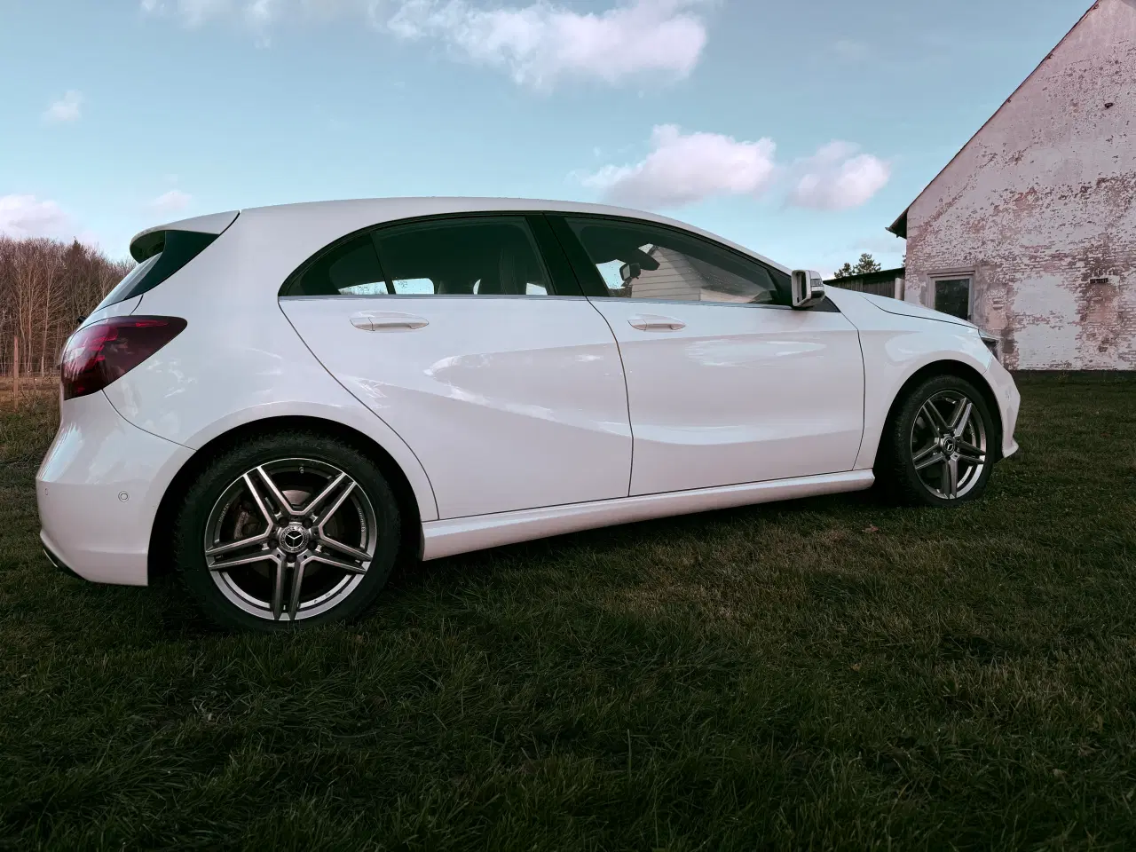 Billede 2 - Lækker yderst velholdt Mercedes A200D