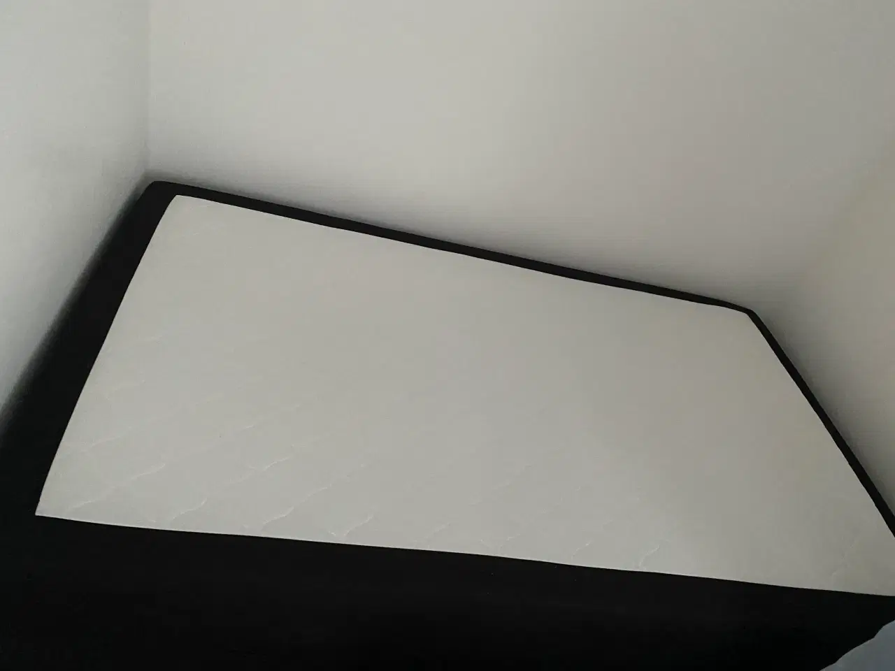 Billede 2 - Nordisk fjer Seng 120x200 med opbevaring