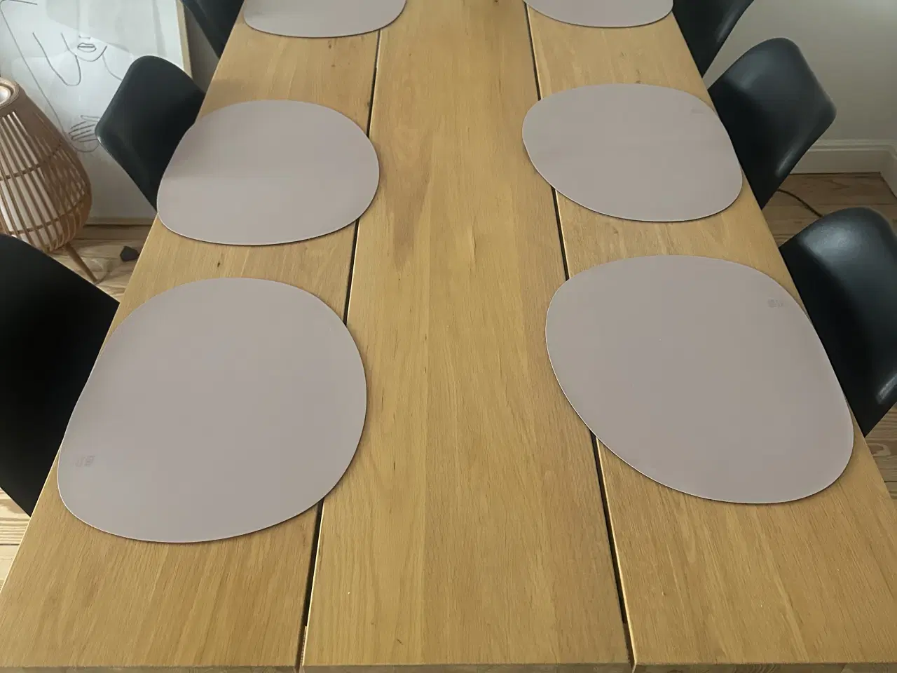 Billede 2 - Plankebord med 6 stole